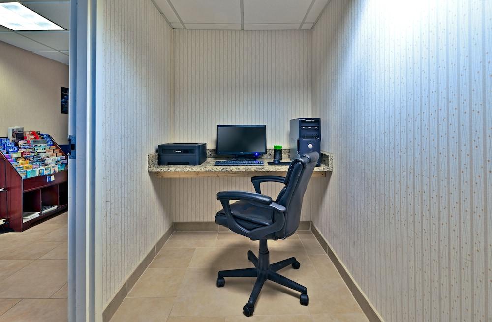 Days Inn By Wyndham פלטסבורג מראה חיצוני תמונה